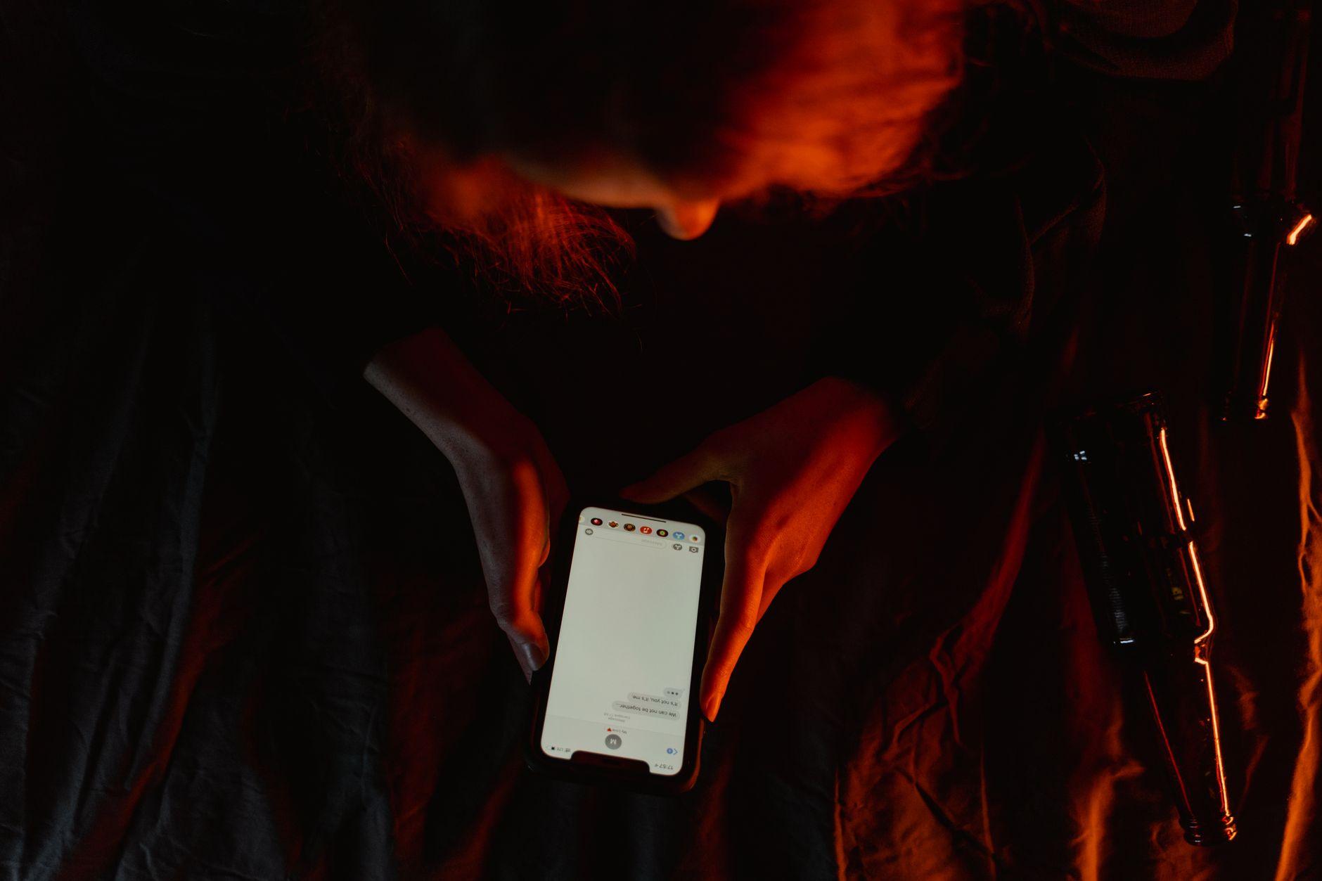 Le Spoofing SMS : Quand le Numéro sur Votre Écran Ment