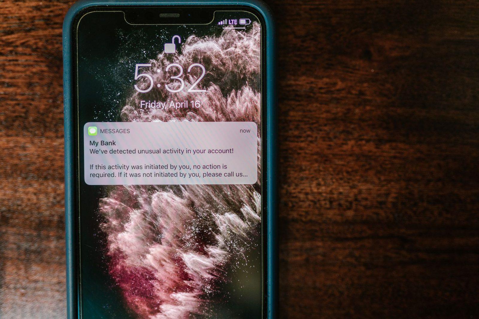 Fermes à cartes SIM : Dans les coulisses de l'industrie du SMS frauduleux