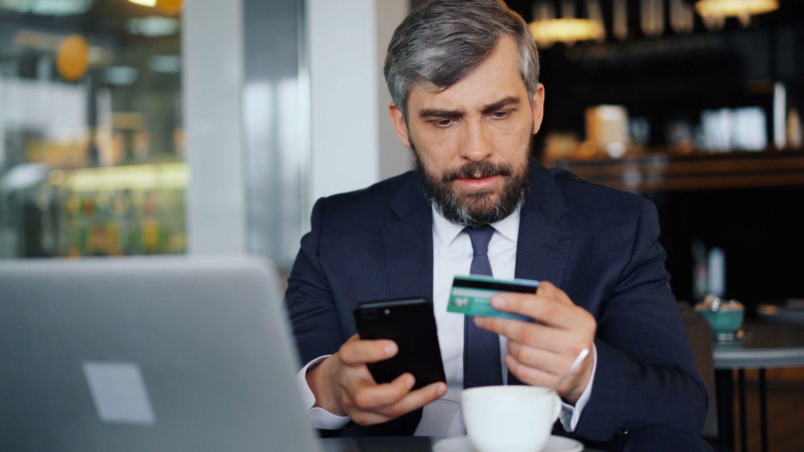 « Votre dossier CAF est suspendu » : l'arnaque au faux SMS des allocations familiales